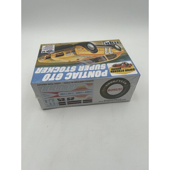 MPC 1970 Pontiac GTO Super Stocker Series 1:25 939 Plastic Model Kit - Picture 3 of 5